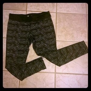 Xersion Fitted Workout Leggings