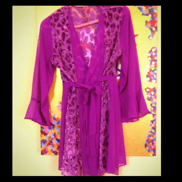 ‼️LAST CHANCE‼️Betsy Johnson lingerie robe