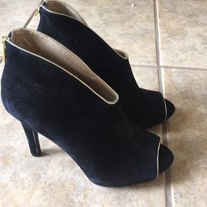 Jessica Simpson black peep toe booties