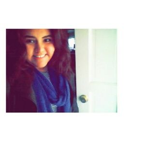 Meet your Posher, Cassandra