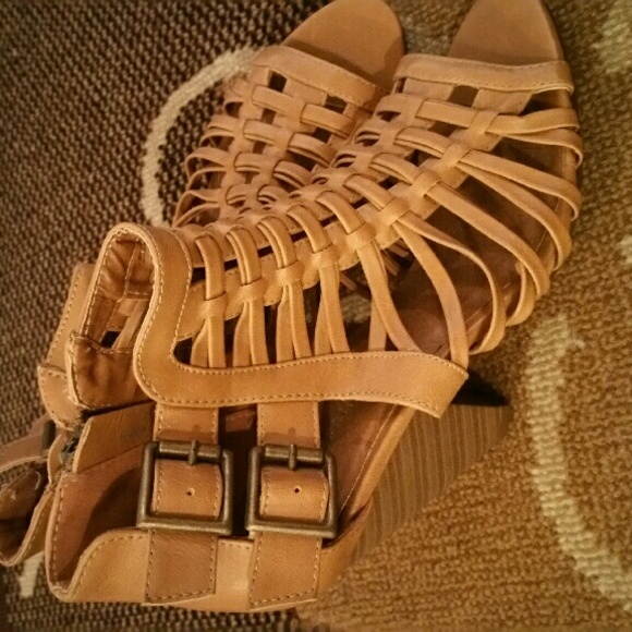 Shoes - Picture 2 of 3