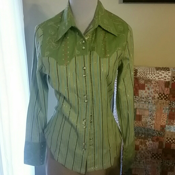 Baroque Tops - 🍃🍂🍃Gorgeous Western Shirt with Snaps!