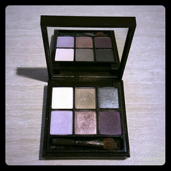 MAC 6 Sorcoress eye shadow palette