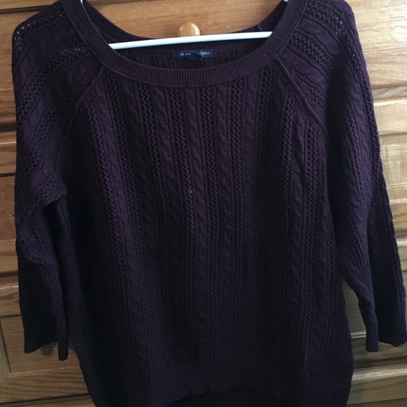 American Eagle maroon knitted sweater