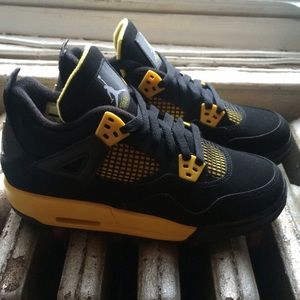 Air Jordan 4s brand new