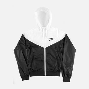 ISO NIKE WINDBREAKER/WINDRUNNER❤️