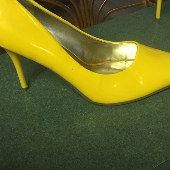 Stiletto 👠 - Picture 2 of 3