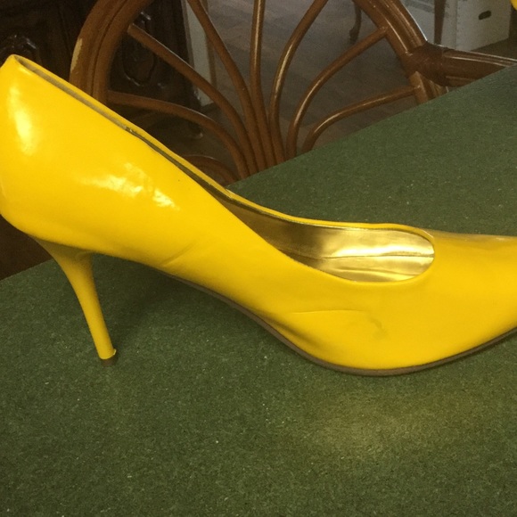 Stiletto 👠 - Picture 3 of 3