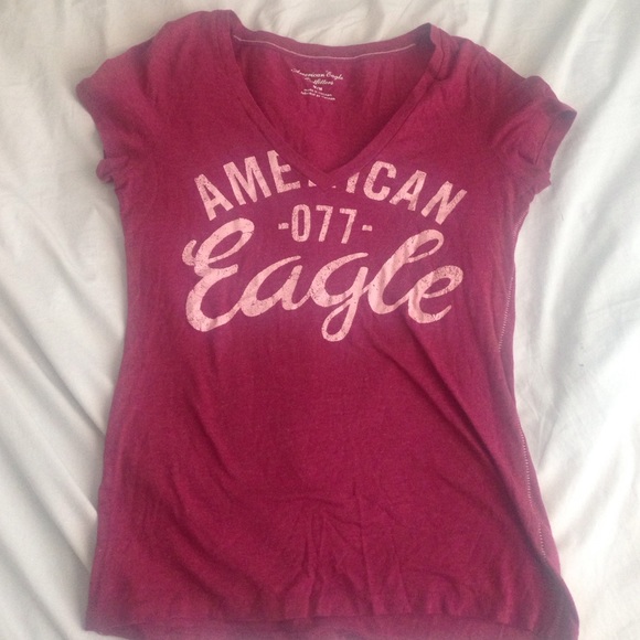 American Eagle V Neck