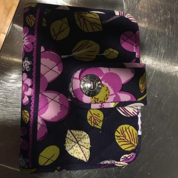 Vera Bradley floral nightingale folding wallet