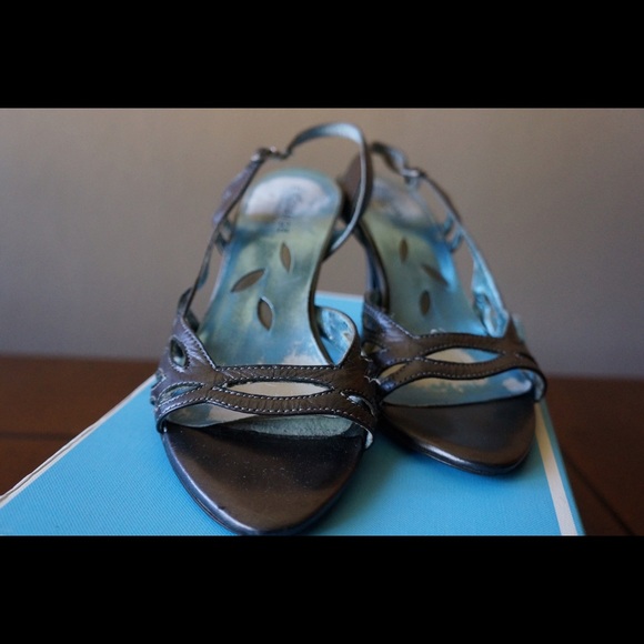 Exchange by Charles David Mini Heels