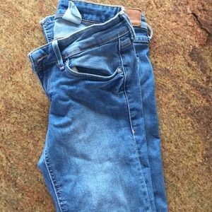 light wash H&M jeans