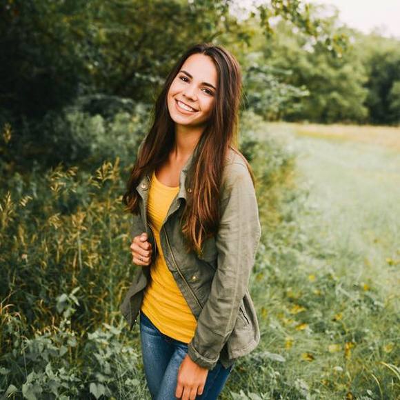 Meet your Posher, Hannah