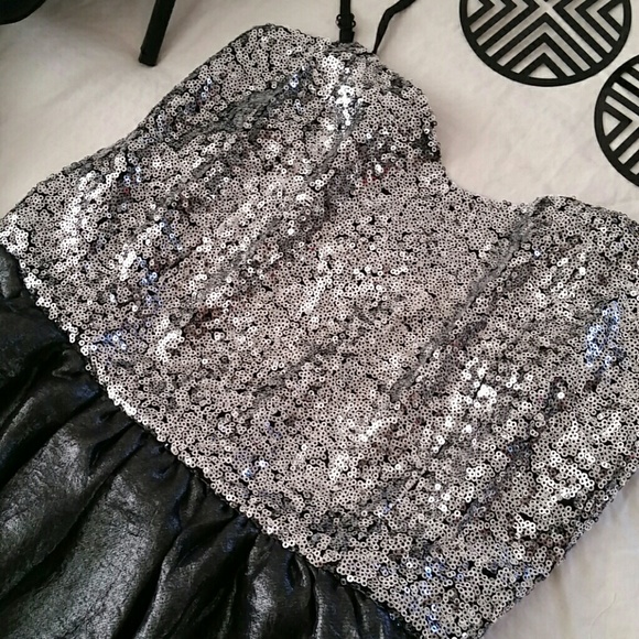 NEW!!! sequined peplum tank top - Picture 2 of 2