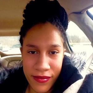 Meet your Posher, Simone