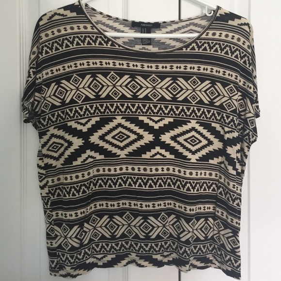 Forever 21 black and cream/ white geometric top