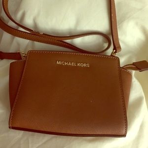 Cross body bags