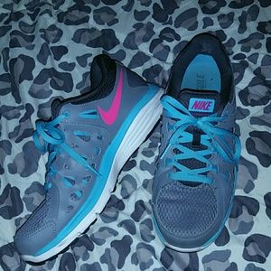 Nike 7.5 Running Shoes
