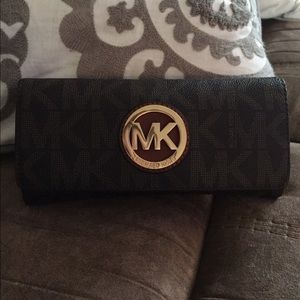 Michael Kors Continental Wallet