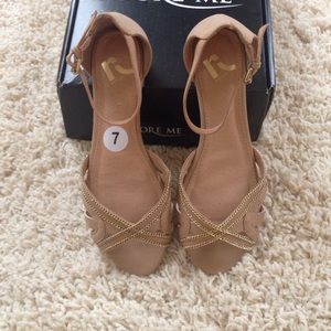 Flat Tan Sandals Size 7