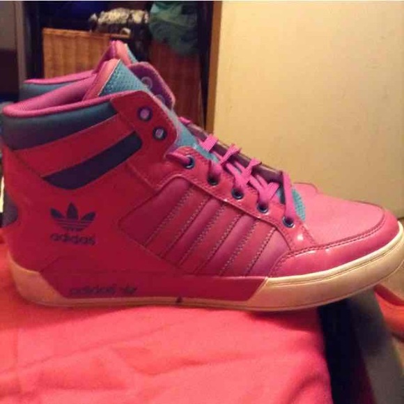 NEW ADIDAS - Picture 2 of 4