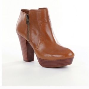 Bundle of Gianni Bini black 7.5 and gingerbread 7