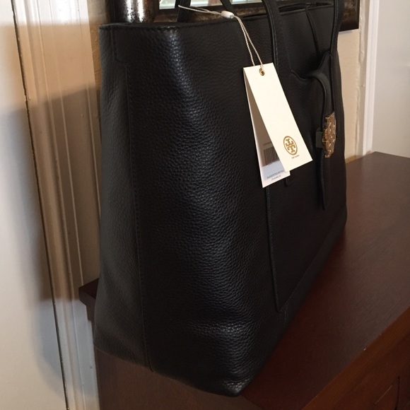 🆕Tory Burch "Meyer Plaque" tote in Leather, NWT - Picture 2 of 4