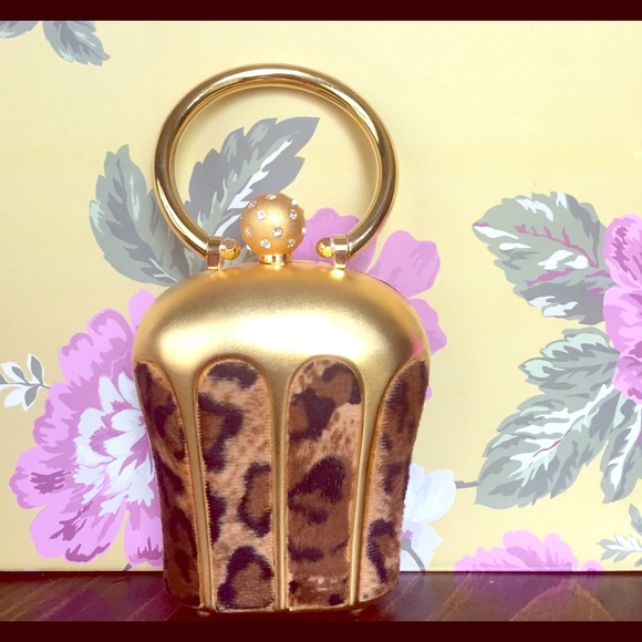 Vintage Comeco clasp purse .