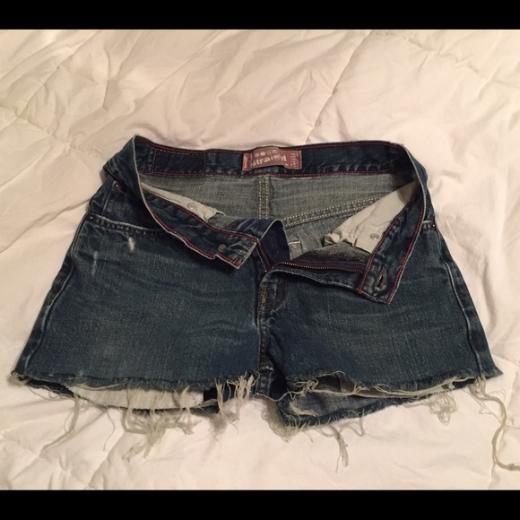 Levi Cut Off Shorts