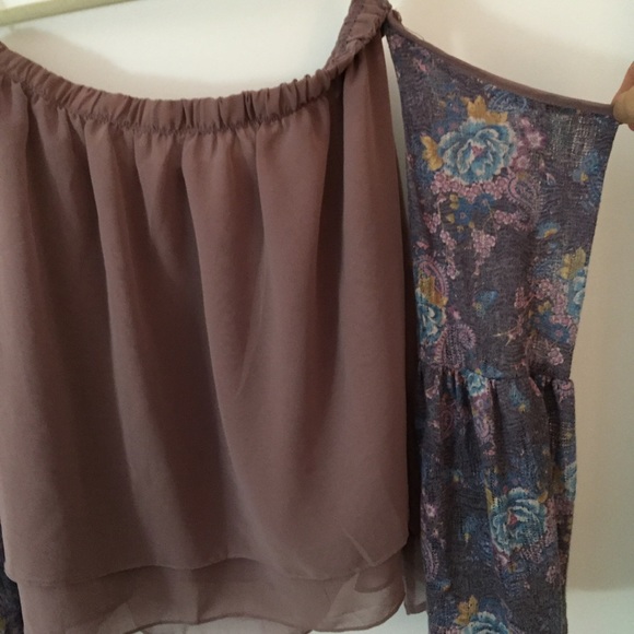 Off-Shoulder Purple Top w/ Floral Sleeves szM NWOT - Picture 2 of 2