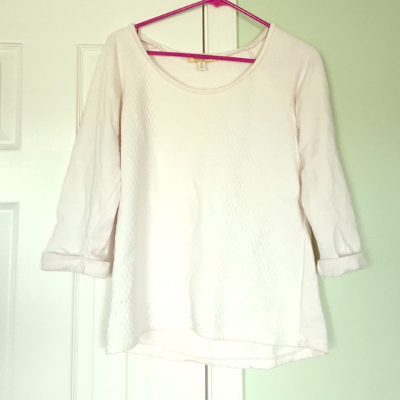 White quilted sweater with adorable cuffed sleeves