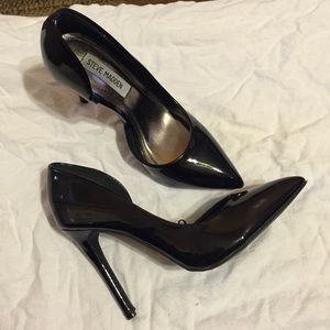 Steve Madden patent black pumps