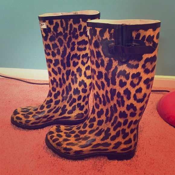 Cheetah rainboots