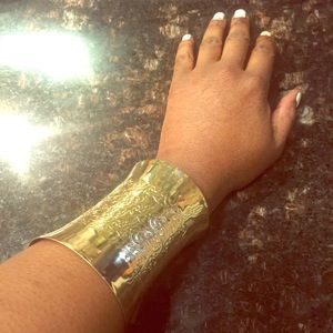 Mariah arm cuff