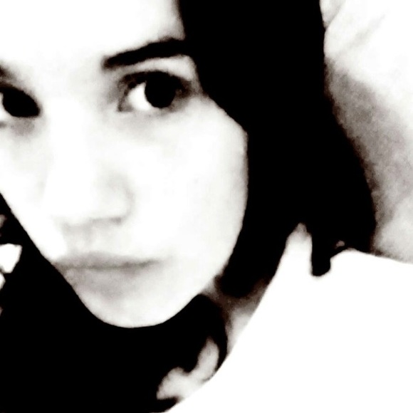 Meet your Posher, Anika