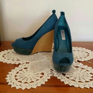 Jennifer Lopez Wedges