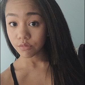 Meet your Posher, Mia