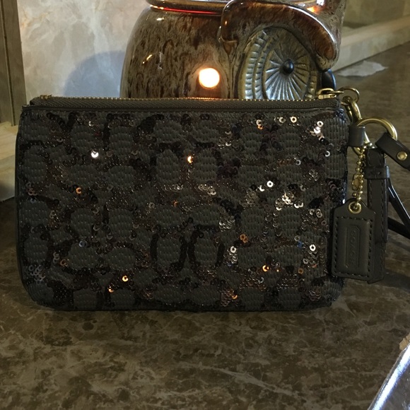 AUTHENTIC COACH WRISTLET