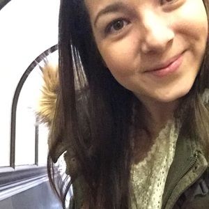 Meet your Posher, Lexis