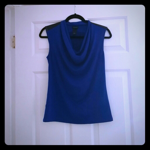 New Ann taylor top with leather on the shoulder
