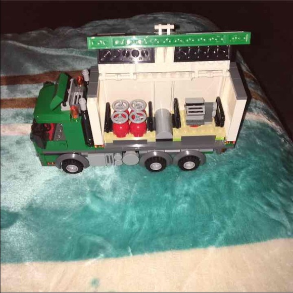 Lego - Picture 2 of 2