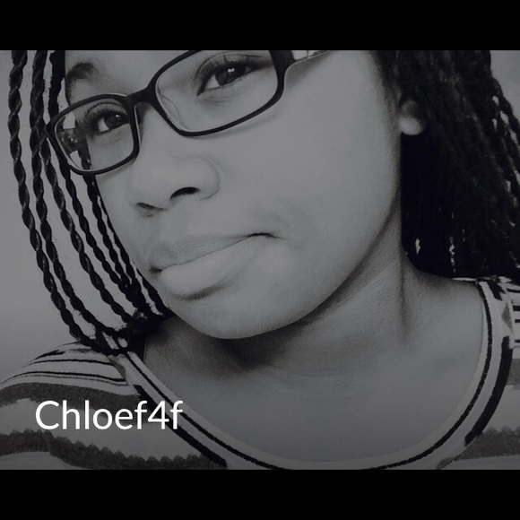 Meet your Posher, Chloe