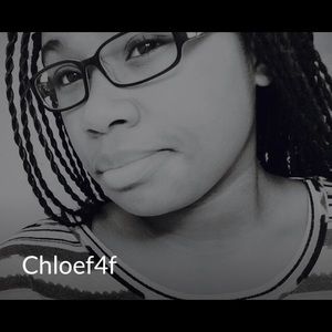 Meet your Posher, Chloe