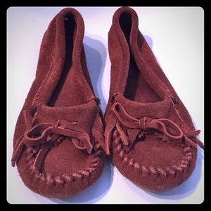 Minnetonka 'Kilty' suede moccasins