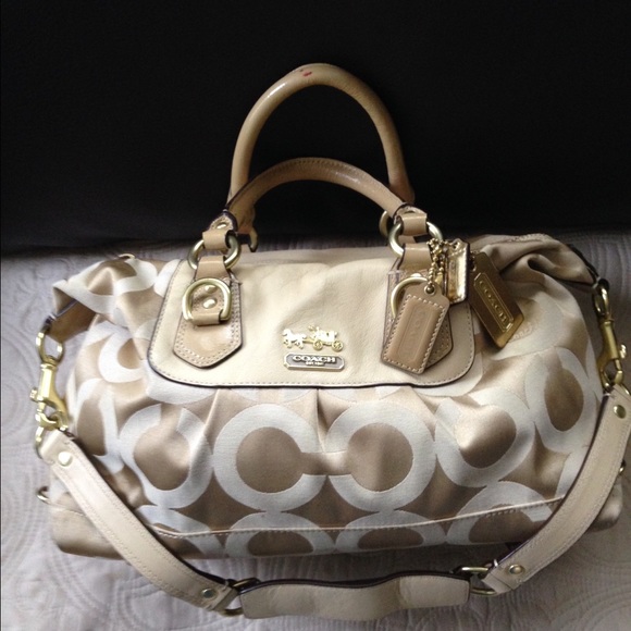 Coach Handbags - Purse