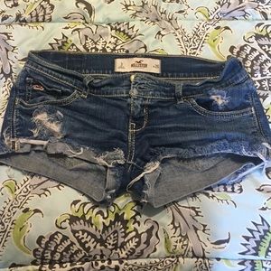 Hollister denim shorts !