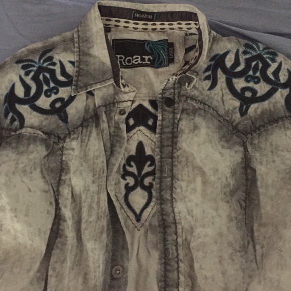 Roar long sleeve button up