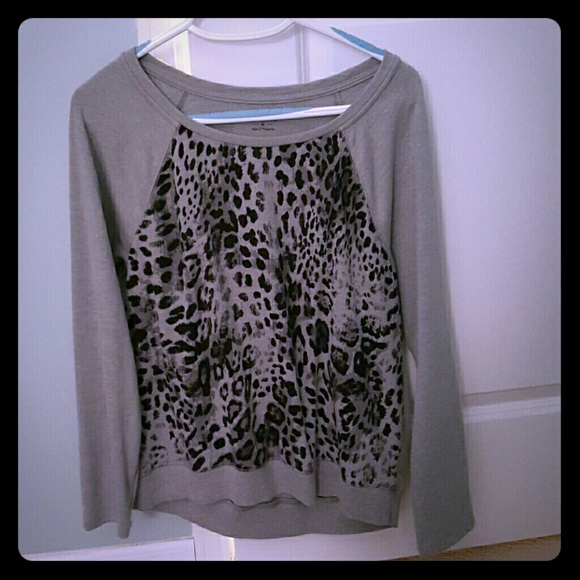 Apt 9 sweatshirt