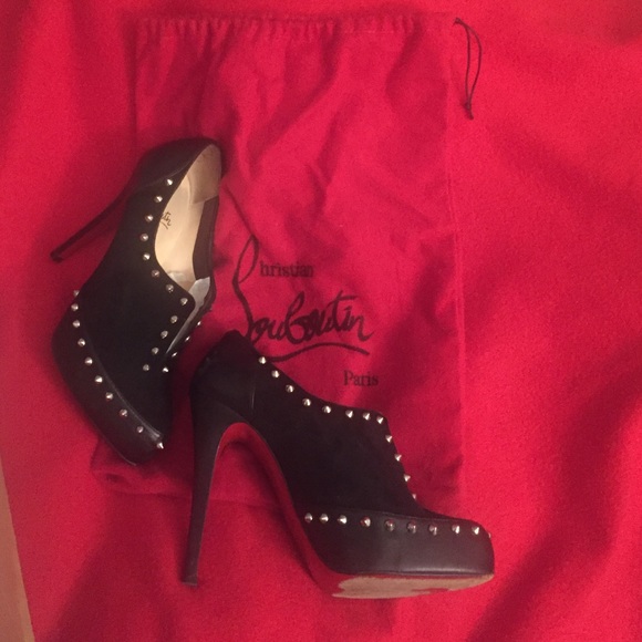 Hey selling my CL astraqueen 120 suede