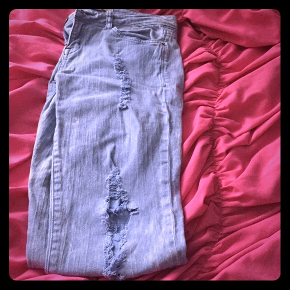 Distressed acid wash skinny jeans 26
